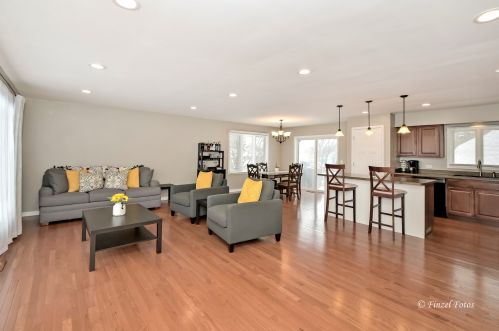 940 Tara Dr, Bull Valley, IL 60098-7003