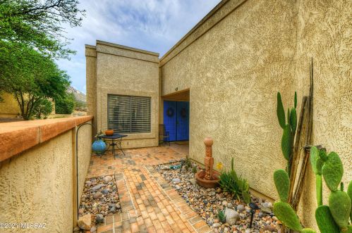 1184 Camino Diestro, Tucson AZ  85704-7903 exterior