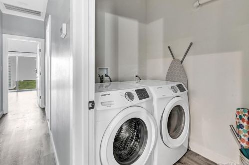 29 Gerard St, Milford CT 06460-7839 exterior