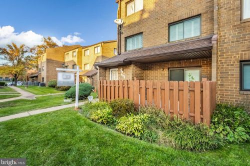 3146 Apple Rd, Washington, DC 20018-1606