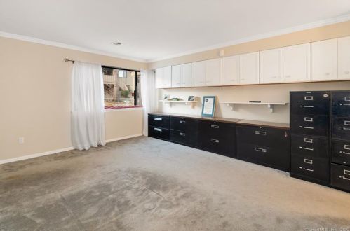 51 Ledgebrook Dr, Norwalk CT 06854-1063 exterior