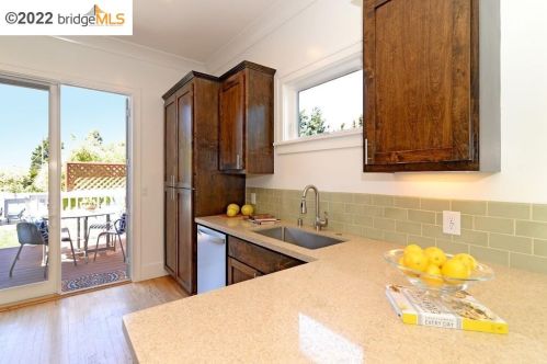 2424 8 St, Berkeley CA 94710-2501 exterior