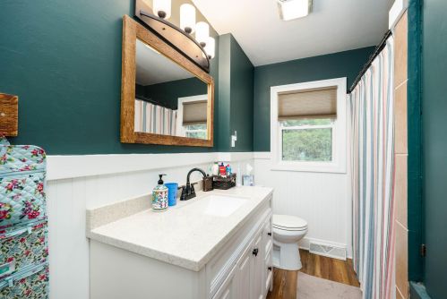 2019 Bloomfield Ave, Kalamazoo MI 49001-5212 exterior