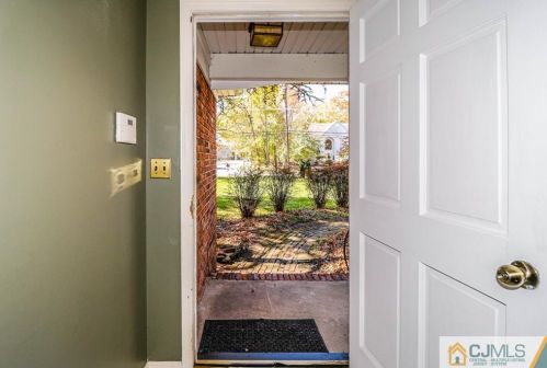 860 Grove Ave, Edison NJ  08820-2203 exterior