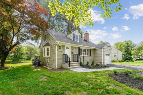 18 Lyons Pl, Springfield, NJ 07081-1604