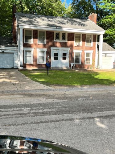 5760 Ridgebrook Ave, Grand Rapids, MI 49508-6255