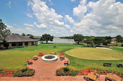 41 April Hl, Montgomery TX 77356-5923 exterior