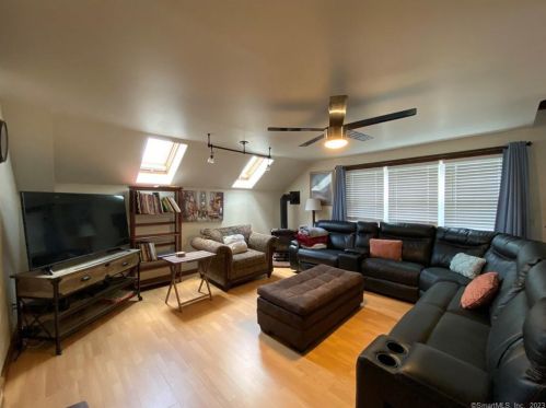 305 Hillside Ave, Torrington CT 06790-5523 exterior