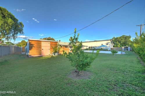 7814 11th Ave, Phoenix AZ  85021-7113 exterior