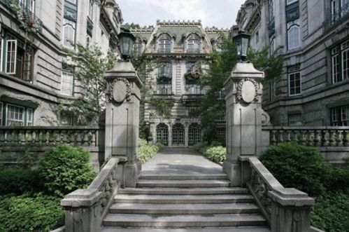 1514 Beacon St, Brookline MA  02446-2621 exterior