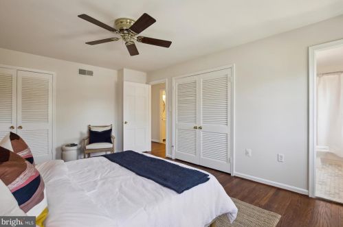 6340 Golf Crse Sq, Alexandria VA 22307-1225 exterior