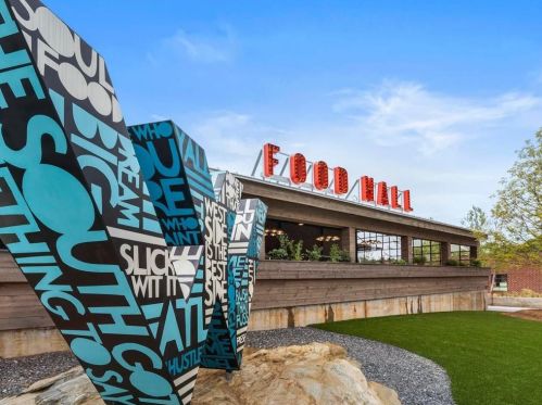 1283 Chelsea Cir, Atlanta GA  30318-1268 exterior