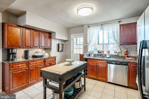 1513 Iseminger St, Philadelphia PA  19147-6215 exterior