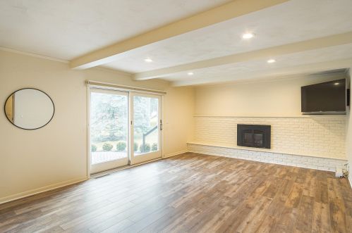 1136 Brewster Rd, Rochester MI 48309-1433 exterior