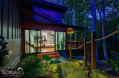 620 Colebrook Ct, Atlanta GA  30327-4710 exterior