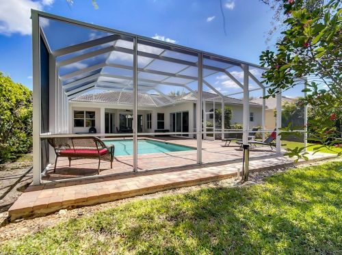 8532 Laurel Lk Blvd, Naples FL 34119-9792 exterior