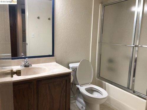 3733 Clayton Rd, Concord CA 94521-2555 exterior