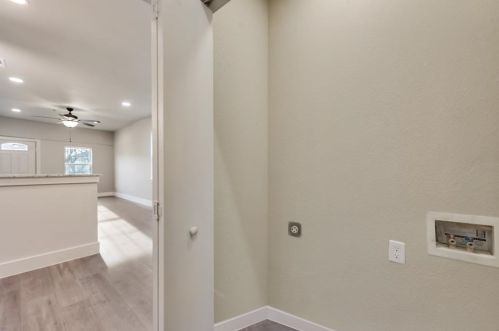 2810 Frazier St, Dallas TX 75210-1633 exterior