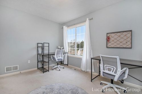 286 Riverwood Dr, Middlevle MI  49333-9075 exterior