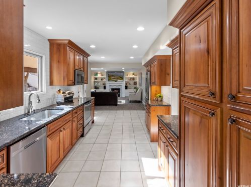 8160 1715, Sandy UT 84093-6852 exterior