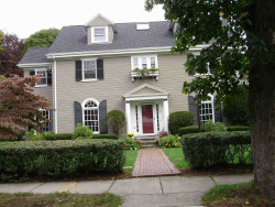 101 Nehoiden Rd, Newton, MA 02468-1925