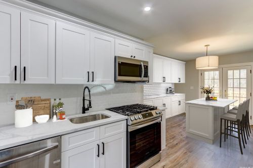 14 Gannet Dr, Commack NY 11725-4903 exterior