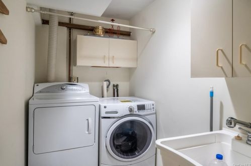 5 Fox Run, Armonk NY 10504-1011 exterior