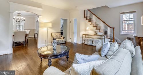 7426 Piney Branch Rd, Silver Spring MD 20901-4352 exterior