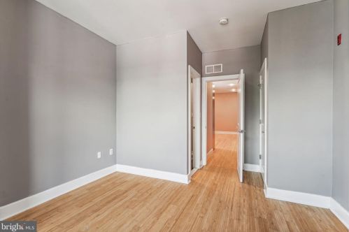 3146 Broad St, Philadelphia PA 19147-4919 exterior