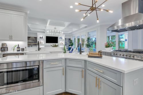 61 Manchester Ct, Bluffton SC 29910-7455 exterior