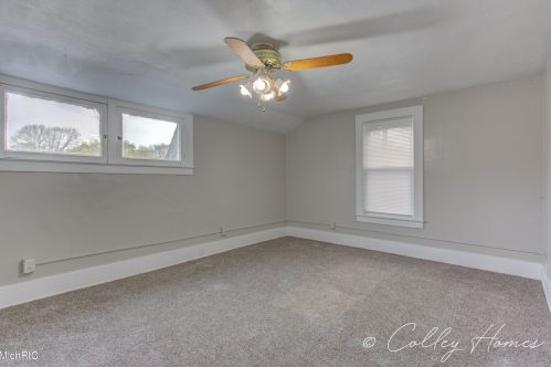 1443 Alamo Ave, Kalamazoo MI  49006-2215 exterior