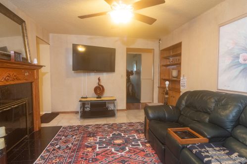 8236 37, Milwaukee WI 53210-3047 exterior