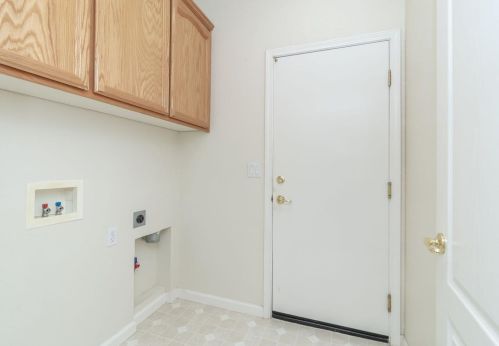 1375 Kerslake Cir, Folsom CA 95630-8460 exterior