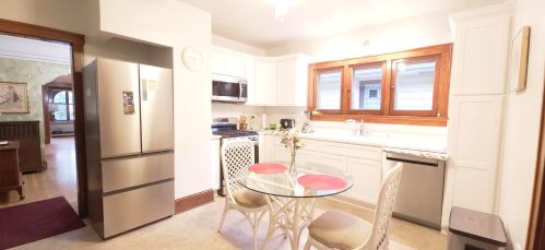 3417 11th St, Milwaukee, WI 53206-2833