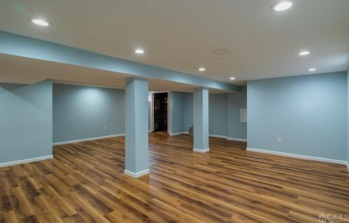 131 Bernard Ave, Edison NJ 08837-3036 exterior