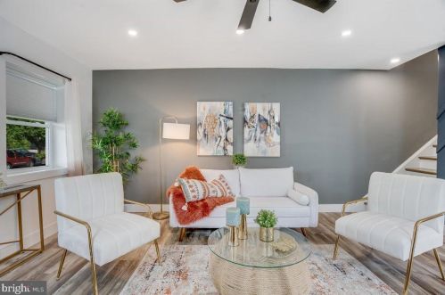 5817 Henry Ave, Philadelphia PA  19128-1702 exterior