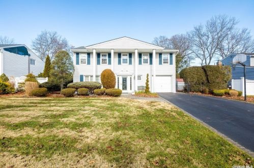 29 Wesleyan Rd, Commack NY 11725-2519 exterior