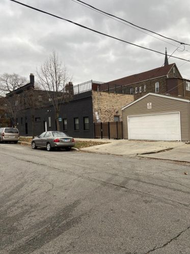 2234 California, Chicago IL 60645-3009 exterior