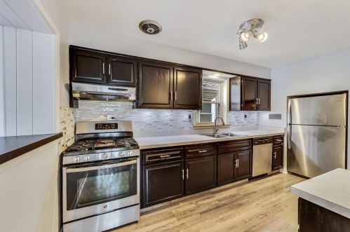 6712 Devon Ave, Chicago IL 60646-3703 exterior