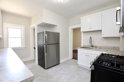 705 Clement St, Joliet, IL 60435-6103