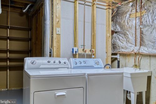 5823 Colfax Ave, Alexandria VA 22311-1013 exterior