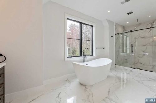 32 Pleasant St, Haworth NJ  07641-1929 exterior