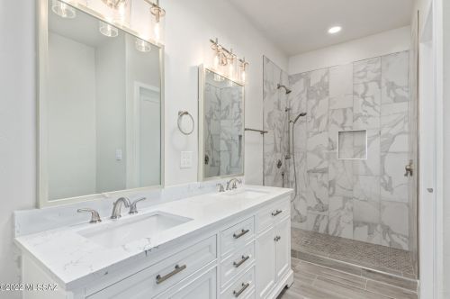 2494 Camino Valle Verde, Tucson AZ  85715-3405 exterior