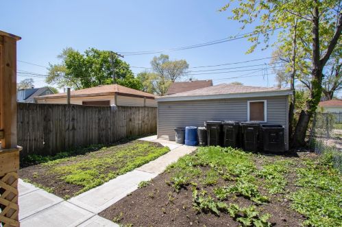 10350 Indiana Ave, Chicago IL  60628-2850 exterior