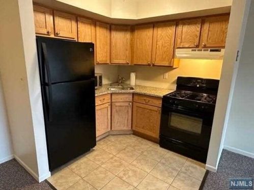 1512 Faulkner Ct, Mahwah NJ  07430-3485 exterior