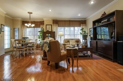 404 Brookview Ct, Whippany NJ  07981-1412 exterior