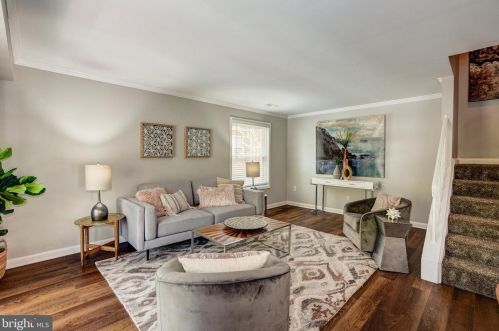 1704 Dogwood Dr, Alexandria, VA 22302-2309