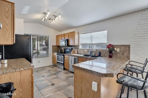 8002 26th St, Phoenix AZ  85042-7056 exterior