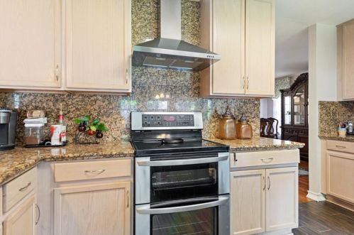 11200 Chatam Berry Ln, Austin TX 78748-3935 exterior