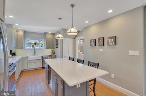 104 Morgan Ave, Riverton NJ 08077-1106 exterior